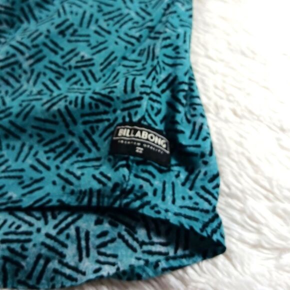 Billabong Casual Button Down Shirt. 100% Lightweight Cotton. Mens XL. Fits small - Picture 8 of 12